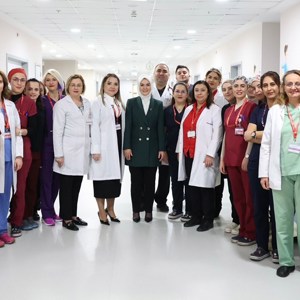 Aile ve Sosyal Hizmetler Bakanımız Göktaş, yeni yılın ilk bebeklerini ziyaret etti - fotoğraf 6