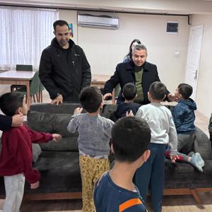 Hizmet kalitemizi ve standardımızı yükseltmek için denetim ve rehberlik çalışmalarımız devam ediyor. Bu kapsamda İl Müdürümüz Naci YILMAZ, Mersin Çocuk Evleri Sitemizi ziyaret etti. - fotoğraf 3