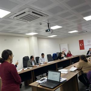 Ailenin Korunması ve Güçlendirilmesi Vizyon Belgesi (2025-2028) kapsamında İl Teknik Kurulu ile ilk toplantımız İl Müdürlüğümz toplantı salonunda gerçekleştirildi. - fotoğraf 1
