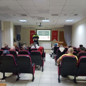 Mersin Trafik Denetleme ve İzleme Şube Müdürlüğü tarafından kıymetli yaşlılarımıza ve personellerimize "Trafik Güvenliği, Trafik Kuralları, Yaya ve Yolcu Güvenliği Eğitimi" verildi.  📍 Erdemli Huzurevi Yaşlı Bakım Ve Rehabilitasyon Merkezi - fotoğraf 1