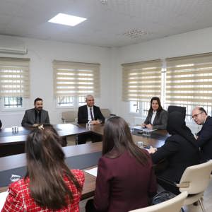 BAKANLIĞIMIZ KADININ STATÜSÜ GENEL MÜDÜRÜMÜZ SN. SÜREYYA ERKAN VE BERABERİNDEKİ UZMANLARIMIZI ADANAMIZDA AĞIRLADIK - fotoğraf 3