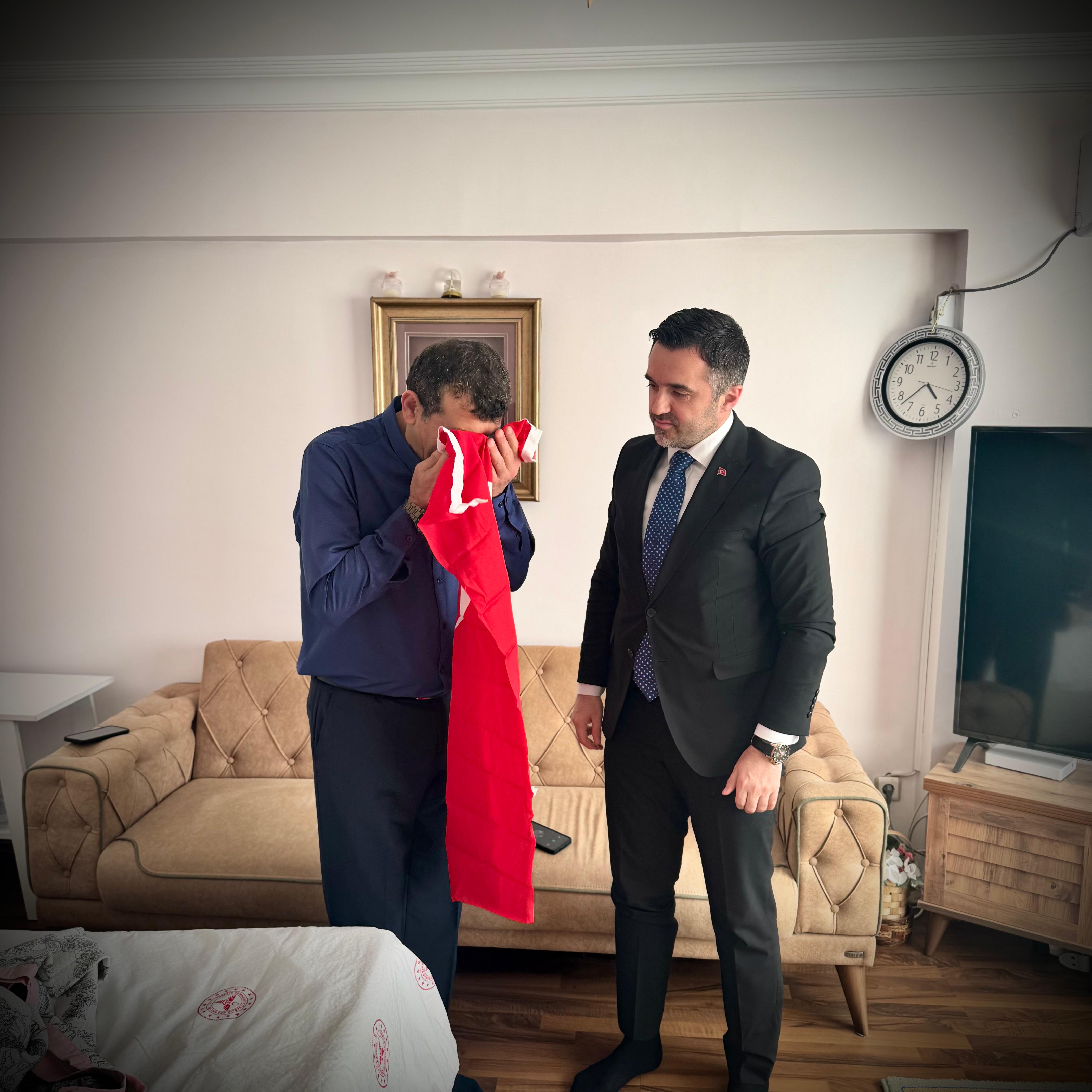 İl Müdürümüz Sn. Ömer TURAN, TSK Şehidimiz Abdullah AŞCI ‘nın Kıymetli Ailesine Şehadet Günü Vesilesiyle Ziyarette Bulunmuştur.