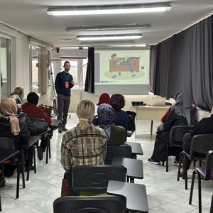 İl Müdürlüğümüze Bağlı Sosyal Hizmet Merkezlerimiz Tarafından İlimiz Genelinde Bağımlılıkla Mücadele Konusunda Farkındalık Eğitimlerimiz Devam Ediyor. - fotoğraf 1