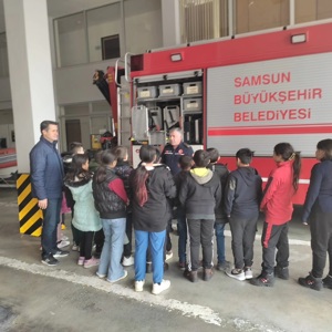 Roman Vatandaşlara Yönelik İl Eylem Planı Kapsamında İtfaiye Ziyareti Gerçekleştirildi - fotoğraf 3