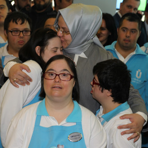 Bakan Selçuk Tebessüm Kahvesi'ni Ziyaret Etti - fotoğraf 4