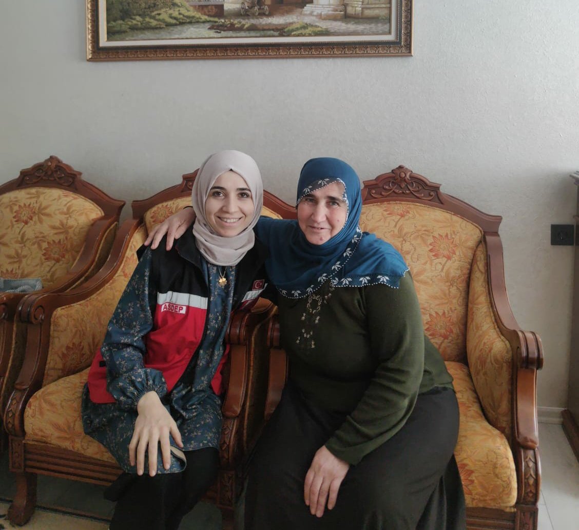 "Aziz Şehitlerimizin Emaneti Olan Ailelerini Ve Kıymetli Gazilerimizi Ziyaret Etmeye Devam Edilmektedir."