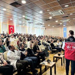 Üniversite Öğrencilerine Yönelik “Türkiye Bağımlılıklar ile Mücadele”  Eğitimi Programları Tamamlandı - fotoğraf 4