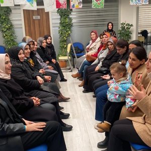 "Ergenlik Dönemi ve Ergen Çocuklarla İletişim" eğitimi ve "Can Kulağıyla Dinleme,Empati ve İletişim Engelleri"etkinlikleri - fotoğraf 3