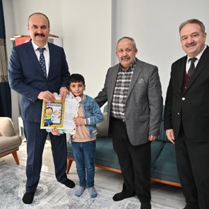 "Aile ve Sosyal Hizmetler Bakanımızdan Şehit Bekçinin Çocuğuna Karne Tebrik Kartı" - fotoğraf 2