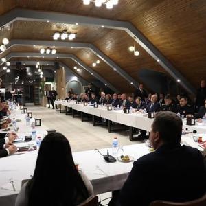 Bakanımız Sayın Mahinur Özdemir Göktaş, Edirne’de Roman vatandaşlarımıza yönelik faaliyette bulunan sivil toplum kuruluşlarıyla bir araya geldi - fotoğraf 1