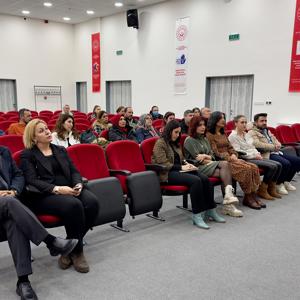 “Türkiye’de Koruyucu Aile Sisteminin Güçlendirilmesi” Projesi Kapsamında Toplantı Düzenlendi - fotoğraf 7