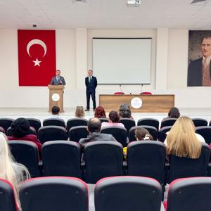 “Türkiye’de Koruyucu Aile Sisteminin Güçlendirilmesi” Projesi Kapsamında Toplantı Düzenlendi - fotoğraf 3