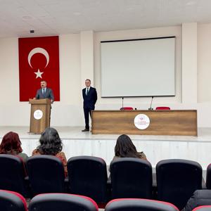 “Türkiye’de Koruyucu Aile Sisteminin Güçlendirilmesi” Projesi Kapsamında Toplantı Düzenlendi - fotoğraf 2