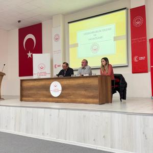 Türkiye Yüzyılı Aile Söyleşileri Kapsamında “Engelli Hakları ve Erişilebilirlik” Söyleşisi Düzenlendi - fotoğraf 9