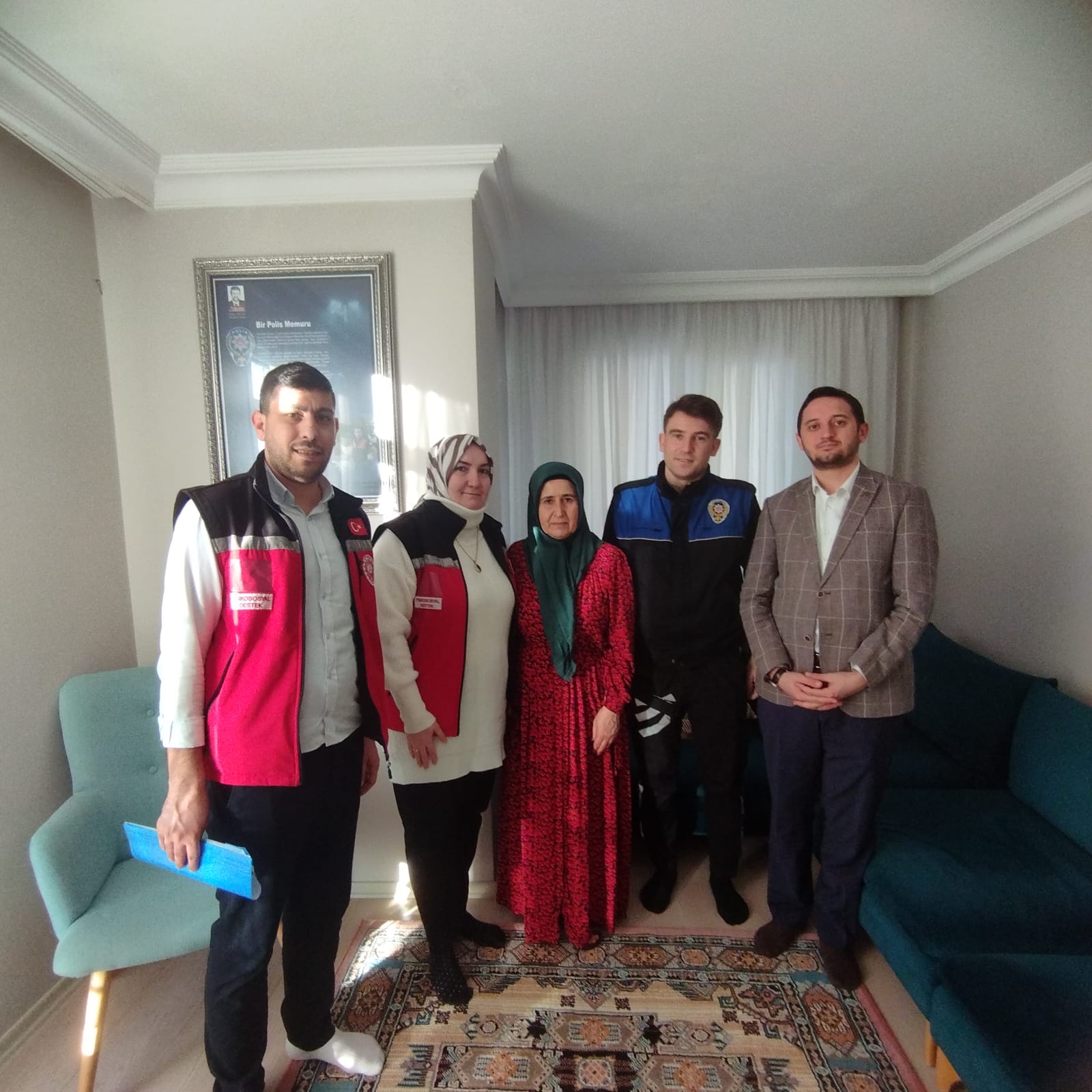 İl Müdürlüğümüze bağlı Sosyal Hizmet Merkezlerimiz tarafından İl genelinde kıymetli Şehit Yakınlarımız ve Kahraman Gazilerimizi ziyaretlere devam ediyoruz. 