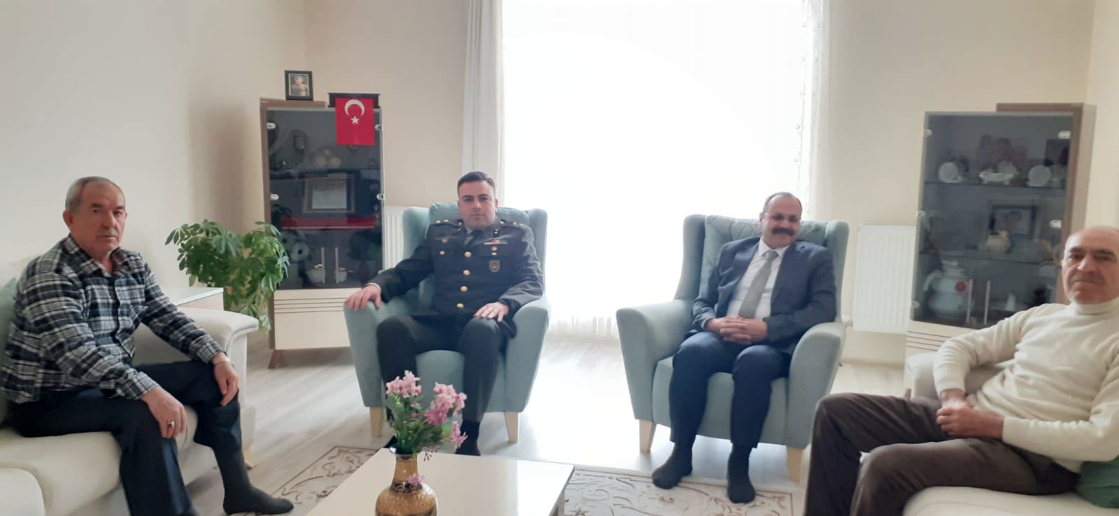 Şehidimizin Emanetine Ziyaret: Atay Amcamıza Umre Tebriği - fotoğraf 1