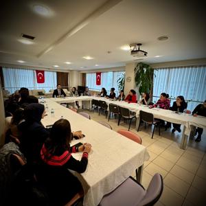 İl Müdürümüz Sn. Ömer TURAN başkanlığında Aile ve Toplum Hizmetleri ve Şehit Yakınları ve Gazi Hizmetleri Birimlerimiz ile 2025 Aile Yılı değerlendirme toplantısı gerçekleştirilmiştir. - fotoğraf 1