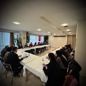 İl Müdürümüz Sn. Ömer TURAN başkanlığında Aile ve Toplum Hizmetleri ve Şehit Yakınları ve Gazi Hizmetleri Birimlerimiz ile 2025 Aile Yılı değerlendirme toplantısı gerçekleştirilmiştir. - fotoğraf 4