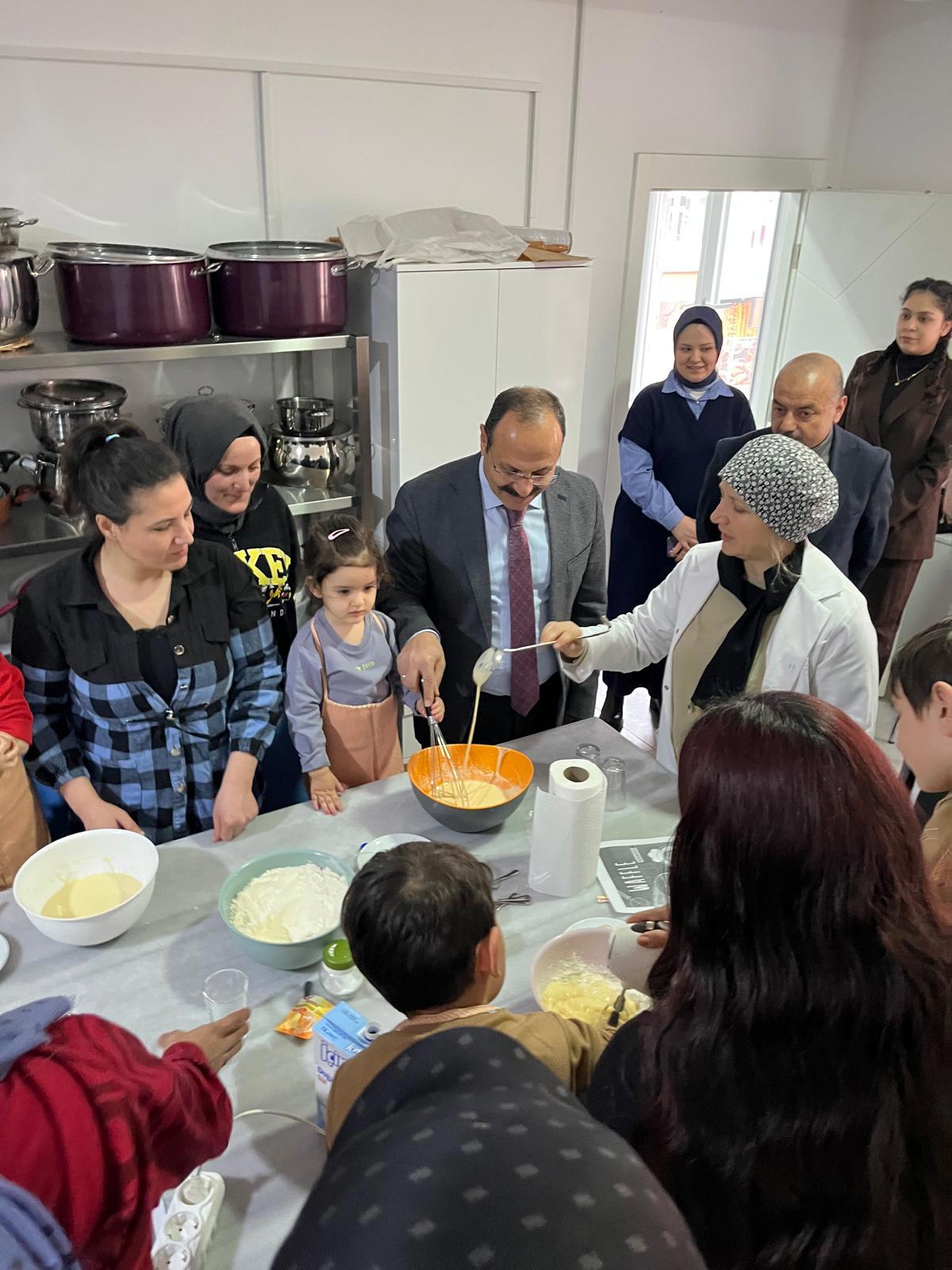 📍2025 Aile Yılı’nda Sevgiyle Hamur Açtık, Birlikte Sımsıcak Anılar Biriktirdik! - fotoğraf 1
