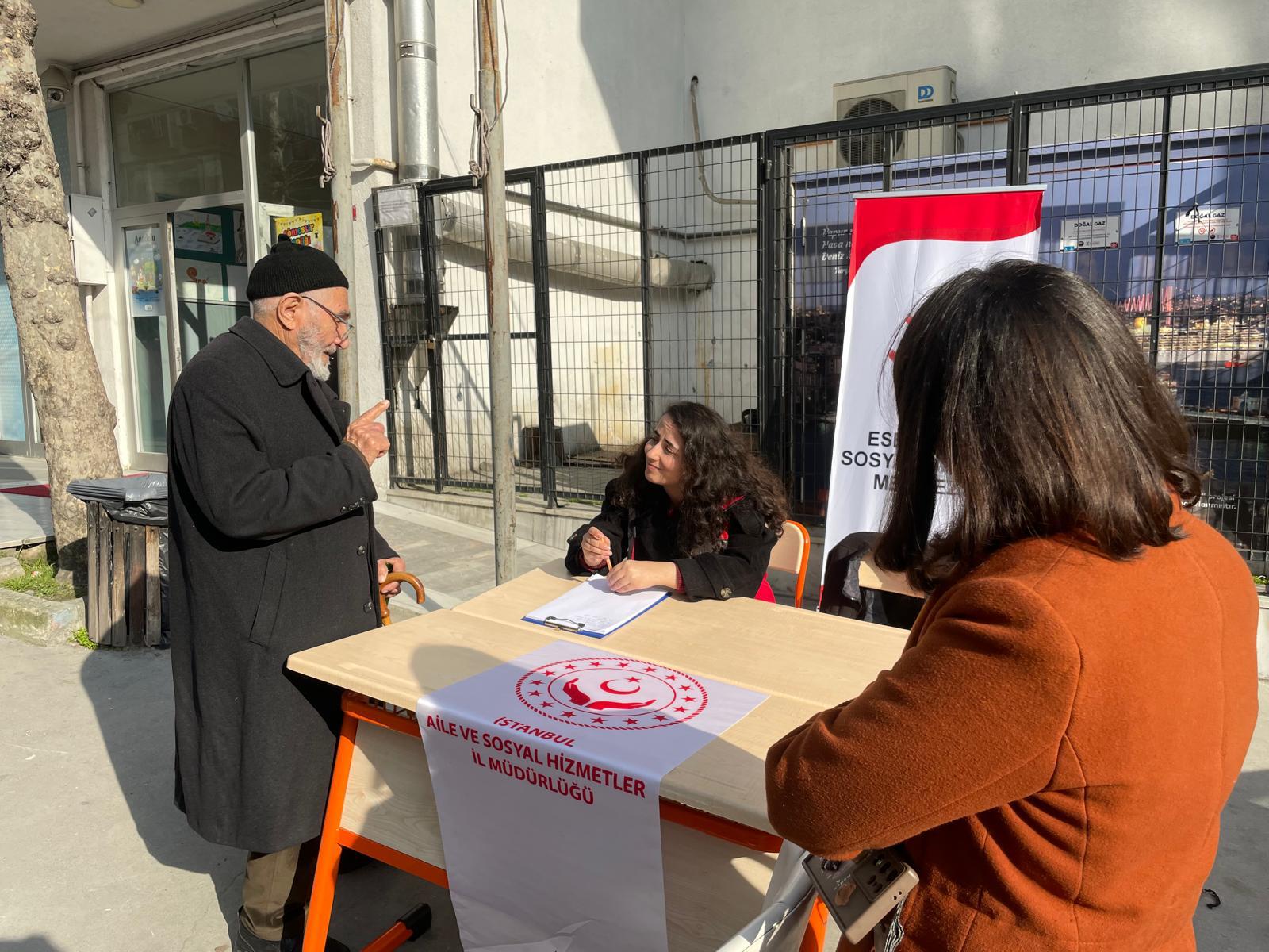 Mobil sosyal hizmet noktalarında koruyucu ve önleyici sosyal hizmet modelleri, şikayet mekanizmaları hakkında farkındalık oluşturmuş, bilgilendirme ve broşür dağıtımı gerçekleştirilmiştir.