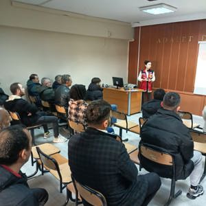 “Bağımlı Olma Özgür Ol” Projesi Kapsamında Kadına Yönelik Şiddetle Mücadele Eğitimi Verildi. - fotoğraf 1