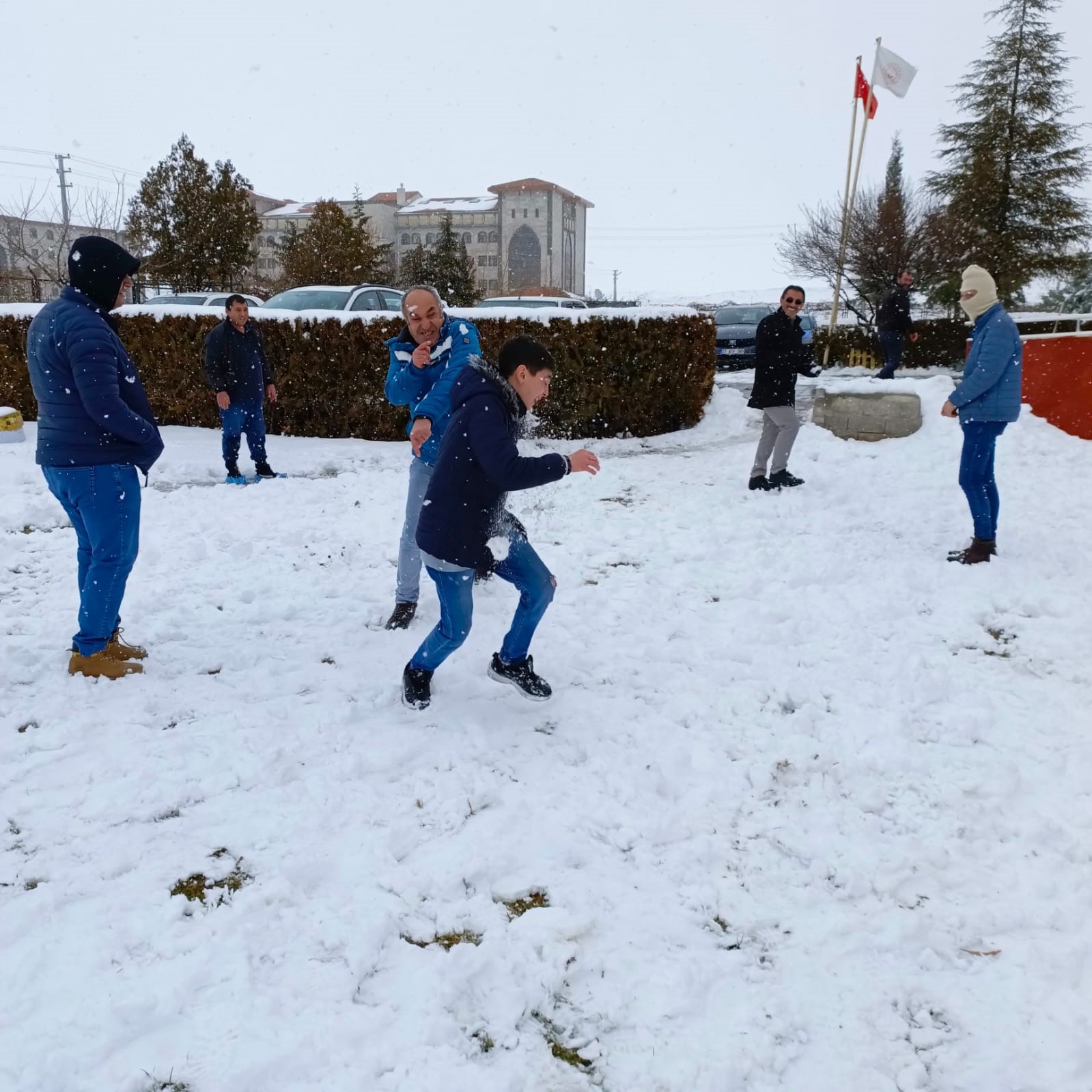❄️Bugün Kurumlarımızda Kartopu Savaşı Günüydü! - fotoğraf 4
