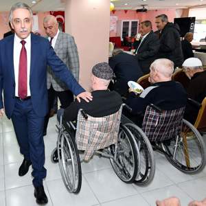 Valimiz Sayın Cüneyit Orhan TOPRAK Dr. İsmail Işık Huzurevi Yaşlı Bakım ve Rehabilitasyon Merkezimizi Ziyaret Etti - fotoğraf 9