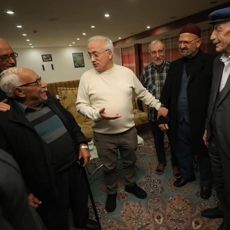 Aile Yılı’nda Sayın Valimizin Büyüklerimize Ziyareti: Sevgi, Sohbet ve Futbol Keyfi! - fotoğraf 3
