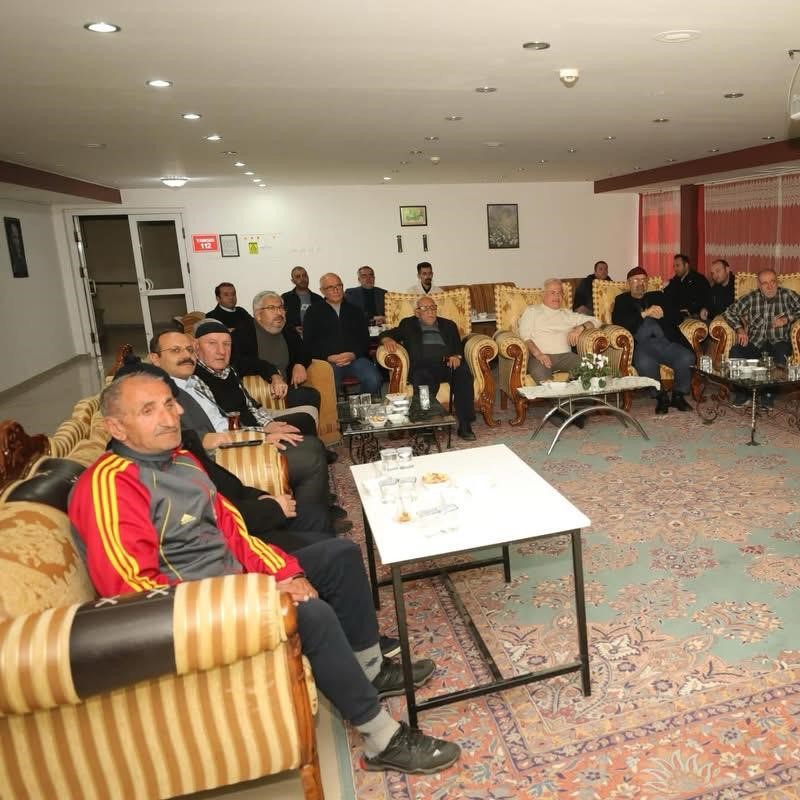Aile Yılı’nda Sayın Valimizin Büyüklerimize Ziyareti: Sevgi, Sohbet ve Futbol Keyfi! - fotoğraf 5