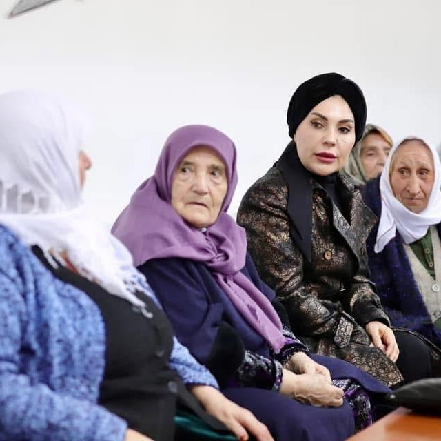 Aile Yılı’nda Sayın Valimizin Büyüklerimize Ziyareti: Sevgi, Sohbet ve Futbol Keyfi! - fotoğraf 7