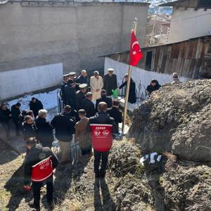 Gümüşhane’mizin düşman işgalinden kurtuluşunun 107. yıl dönümünde, şehit edilen Hüseyin Hüsnü Selçuk Efendi’nin kabrini ziyaret ettik! - fotoğraf 2