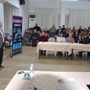 “Türkiye Aile Yılı Söyleşileri; Bağımlılıkla Mücadele” Konusu Ele Alındı - fotoğraf 1