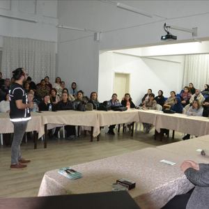 “Türkiye Aile Yılı Söyleşileri; Bağımlılıkla Mücadele” Konusu Ele Alındı - fotoğraf 2