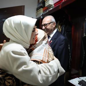 Aile ve Sosyal Hizmetler Bakanımız Göktaş'tan evliliklerinin 50. yılını kutlayan Küçük çiftine sürpriz ziyaret - fotoğraf 2