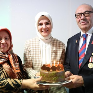 Aile ve Sosyal Hizmetler Bakanımız Göktaş'tan evliliklerinin 50. yılını kutlayan Küçük çiftine sürpriz ziyaret - fotoğraf 8