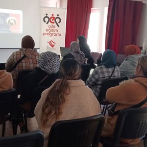 "Huzurun, Mutluluğun Kaynağı Olarak Ailemiz" Söyleşisi Yapıldı - fotoğraf 1