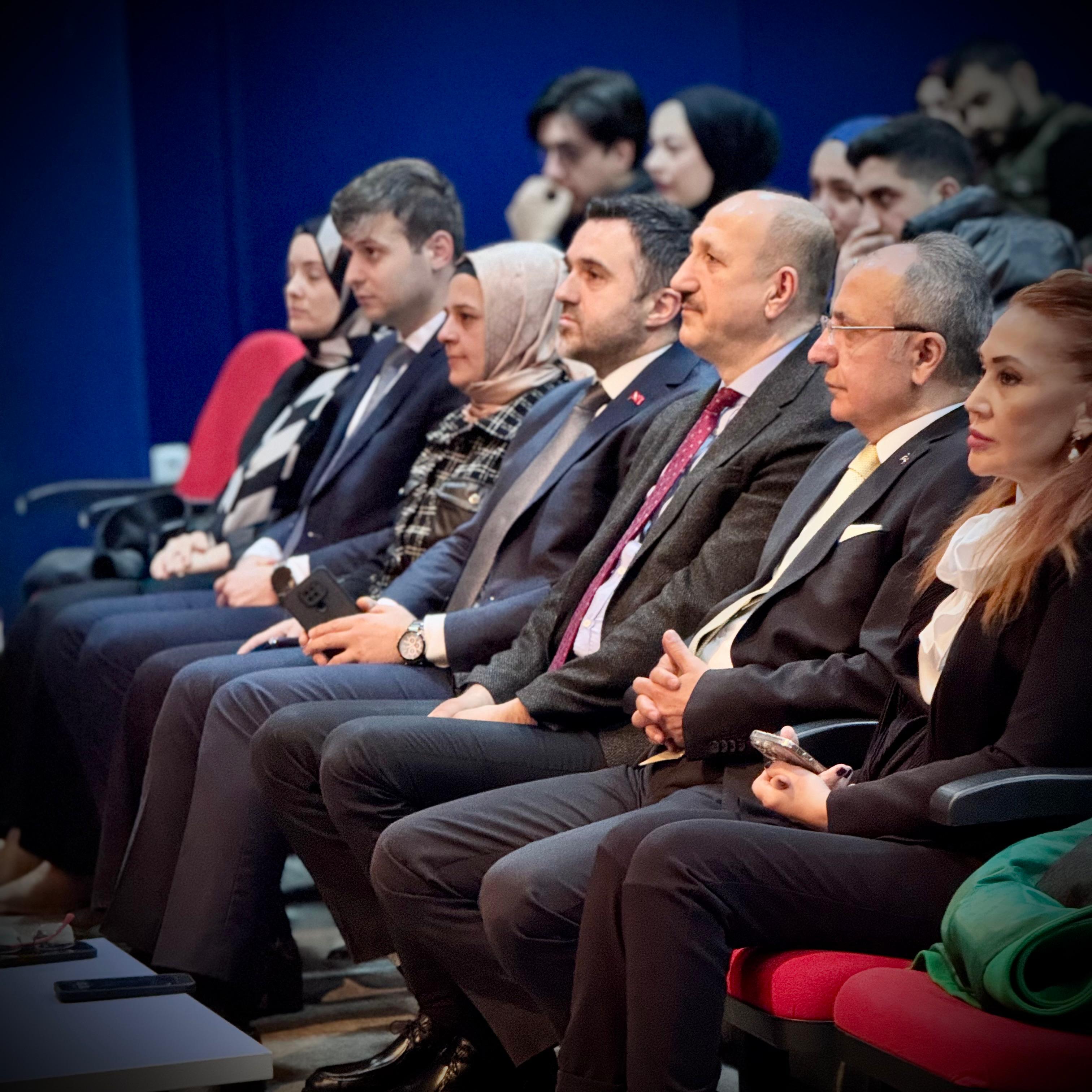 Ümraniye Sosyal Hizmet Merkezi tarafından 'Evlenecek Gençlerin Desteklenmesi Projesi' kapsamında evlilik öncesi eğitimimiz 90 evlenecek çiftimizin katılımıyla gerçekleştirildi.