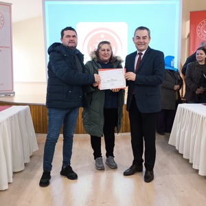 2025 Aile Yılı Etkinlikleri Kapsamında Koruyucu Aileler ve Evlat Edinme Ailelerine Eğitim Verildi.  - fotoğraf 6