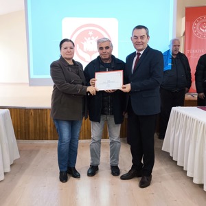2025 Aile Yılı Etkinlikleri Kapsamında Koruyucu Aileler ve Evlat Edinme Ailelerine Eğitim Verildi.  - fotoğraf 9