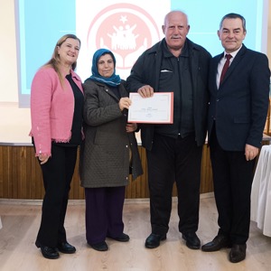 2025 Aile Yılı Etkinlikleri Kapsamında Koruyucu Aileler ve Evlat Edinme Ailelerine Eğitim Verildi.  - fotoğraf 17