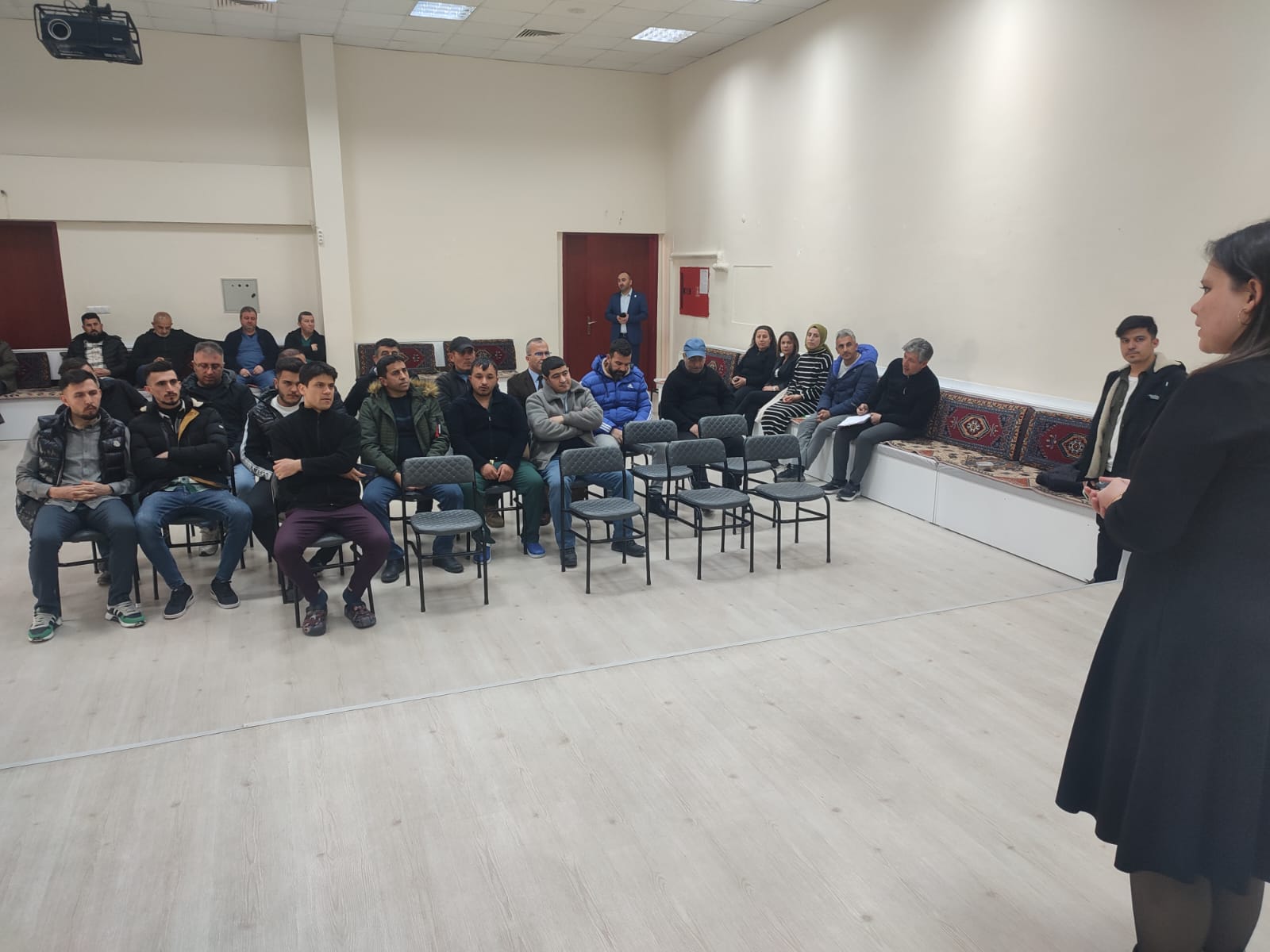 📌Aile, Sadece Kan Bağıyla Değil, Kalpten Bağ Kurmakla Büyür.