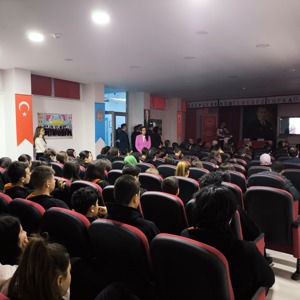 Şehit Göktan Özüpek Mesleki ve Teknik Anadolu Lisesinde "Vatan ve Kahramanlık Buluşması" Gerçekleştirildi. - fotoğraf 6