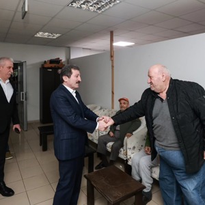 Samsun Valisi Orhan Tavlı, Ramazan’ın İlk İftarında Huzurevi Sakinleriyle Buluştu - fotoğraf 9