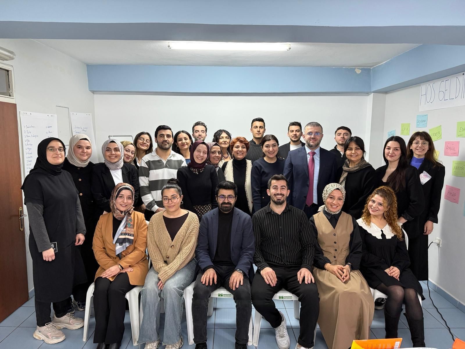 İl Müdürlüğümüz tarafından başlatılan ve üç gün süren Afet ve Acil Durumlarda Psikososyal Destek Eğitici Eğitimi katılımcıları katılım belgelerinin verilmesinin ardından tamamlanmıştır.