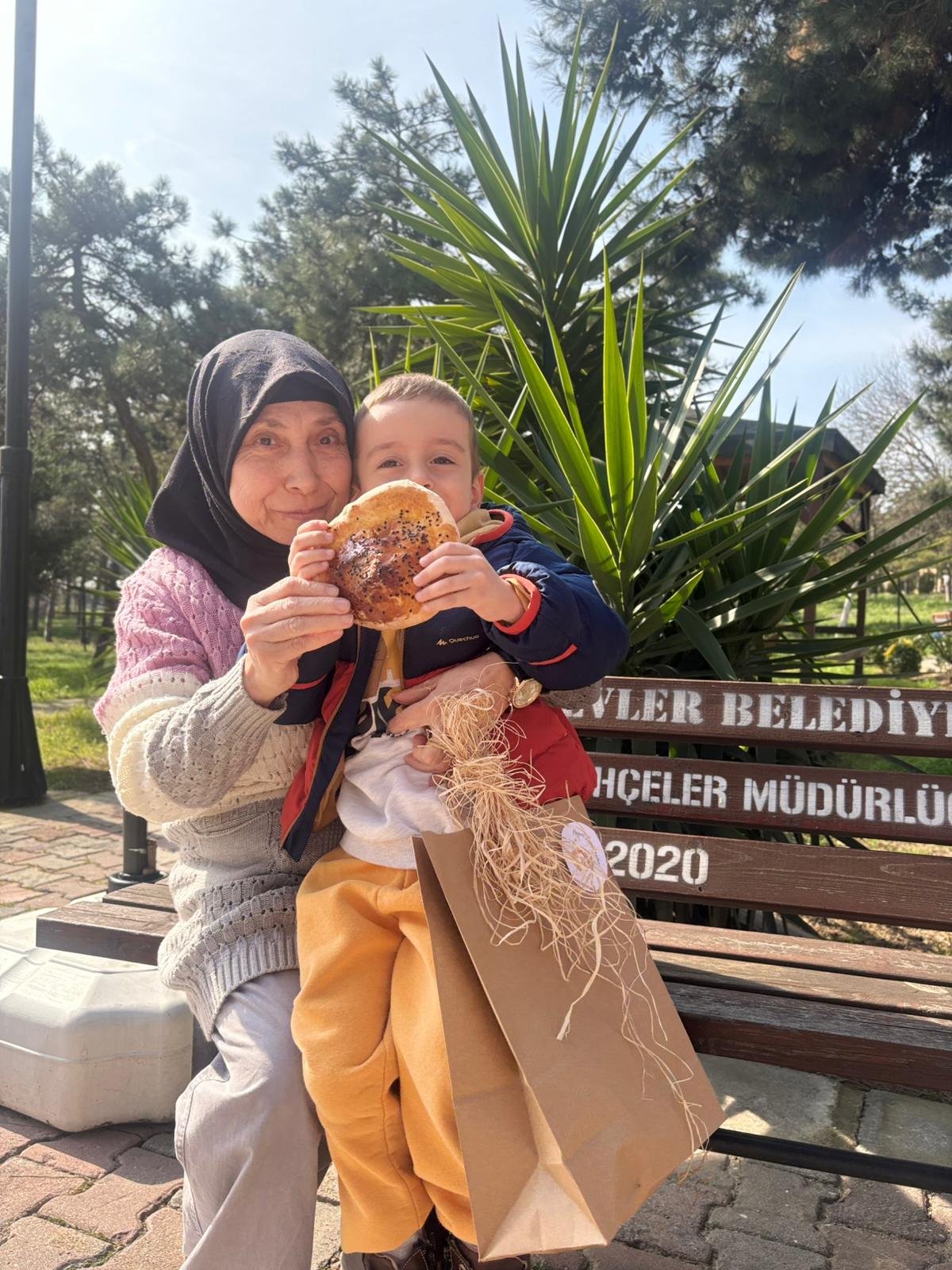 Bahçelievler Huzurevi sakinlerimiz, Bakanlığımızın "Torunum Olur Musun?" projesi kapsamında Şeyh Zayed Çocuk Evleri Sitemizdeki çocuklarımız ile bir araya gelmiştir. 