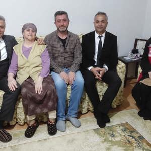 İl Müdürlüğümüze bağlı Sosyal Hizmet Merkezlerimiz tarafından İl genelinde kıymetli Şehit Yakınlarımız ve Kahraman Gazilerimizi ziyaretlere devam ediyoruz.  - fotoğraf 1