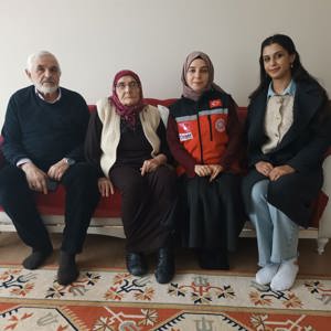 İl Müdürlüğümüze bağlı Sosyal Hizmet Merkezlerimiz tarafından İl genelinde kıymetli Şehit Yakınlarımız ve Kahraman Gazilerimizi ziyaretlere devam ediyoruz.  - fotoğraf 3