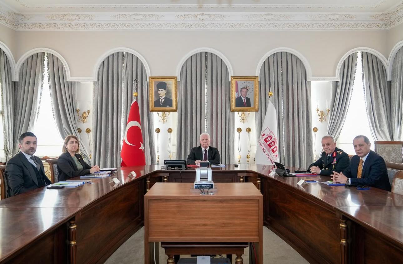 Aile ve Sosyal Hizmetler Bakanımız Sn. Mahinur ÖZDEMİR GÖKTAŞ ile İçişleri Bakanımız Sn. Ali YERLİKAYA 81 il valiliğimizle video konferans yöntemiyle ‘Aile Yılı Toplantısı‘ gerçekleştirmiştir.