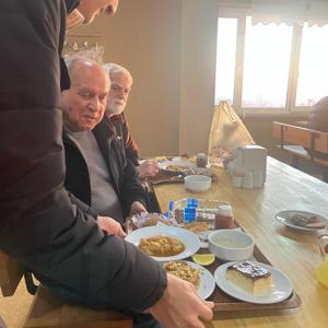 Nun Okullarından gelen değerli gençlerimizi Huzurevlerimizdeki kıymetli büyüklerimizle iftar programında bir araya getirdik.  - fotoğraf 1