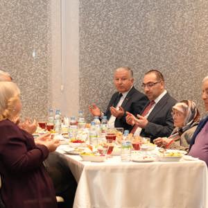 75. Yıl Huzurevi Yaşlı Bakım ve Rehabilitasyon Merkezi'nde İftar Programı - fotoğraf 1